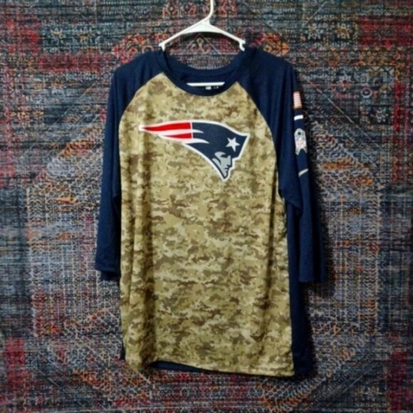 MINT Nike men New England Patriots RARE digital camo flag 1/2 sleeve tee XL MINT - Picture 1 of 6